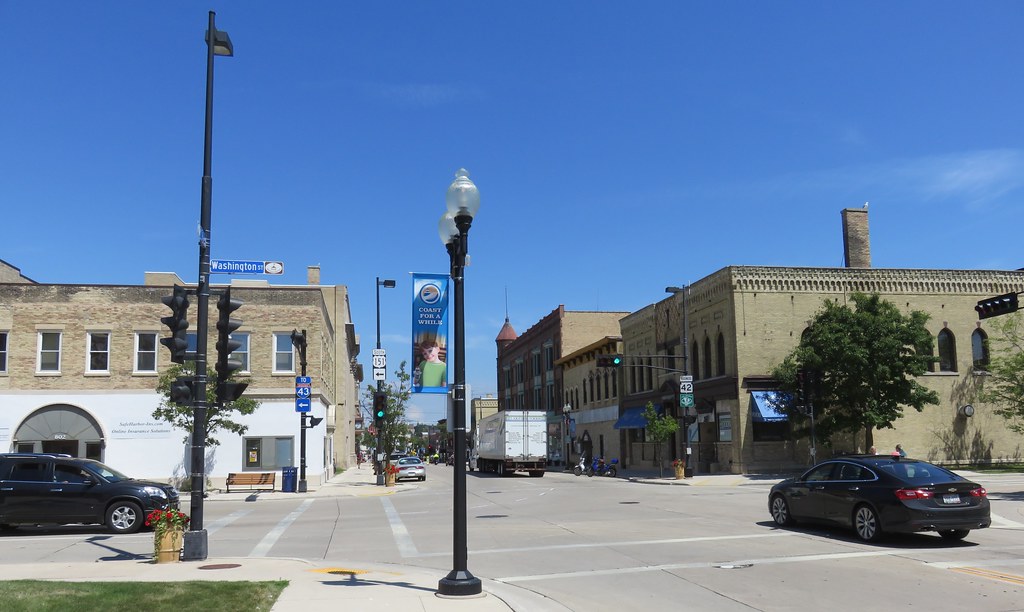 Downtown Manitowoc, Wisconsin Manitowoc, Wisconsin is loca… Flickr