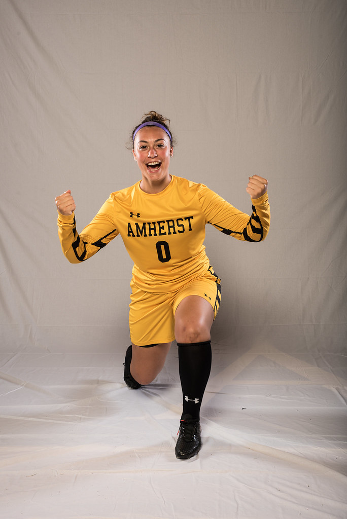 Amherst_College_Womens_Soccer_Team_20180903_CS2_5055 Flickr