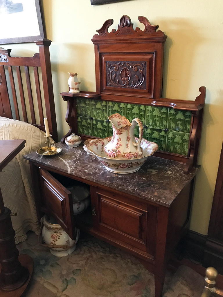 Victorian bedside table Craigdarrogh Castle, Victoria, Bri… Flickr