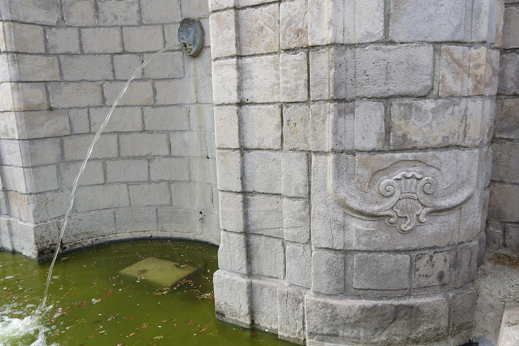 Cassel (fontaine) • 6004 Cassel (Nord, France) www.googl… Flickr