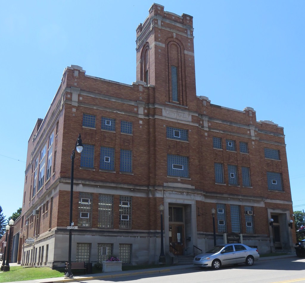 Crystal Falls, Michigan City Hall Crystal Falls, Michigan … Flickr