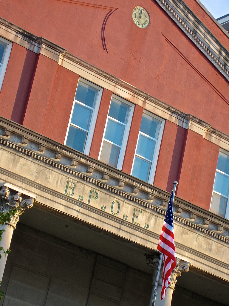 Elks Lodge 313, Huntington, WV Front facade of the Elks Lo… Flickr
