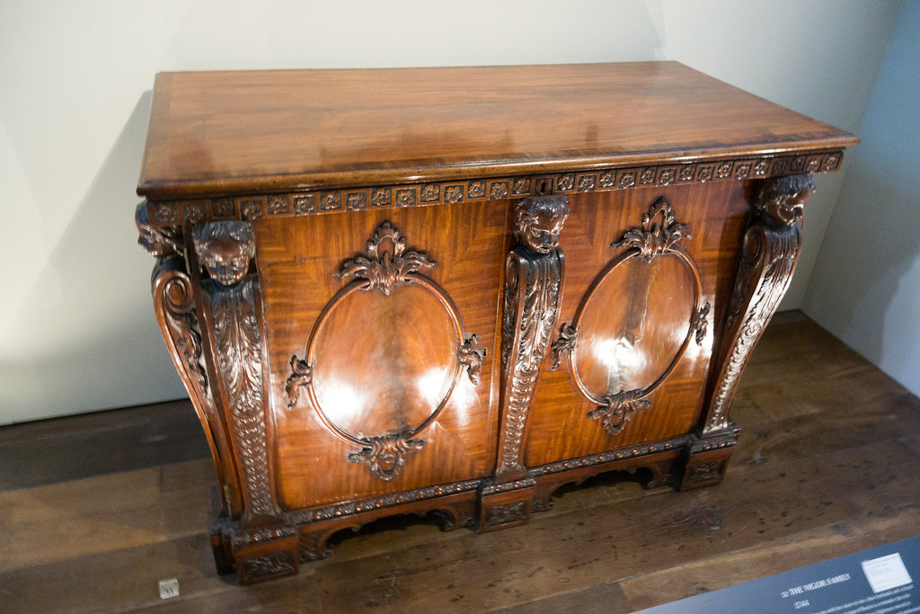 1750 antique commode Victoria and Albert Museum, London, 2… Thomas