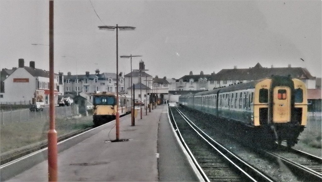 Seaford Railway Station, Sussex. Now it only has 1 line an… Flickr
