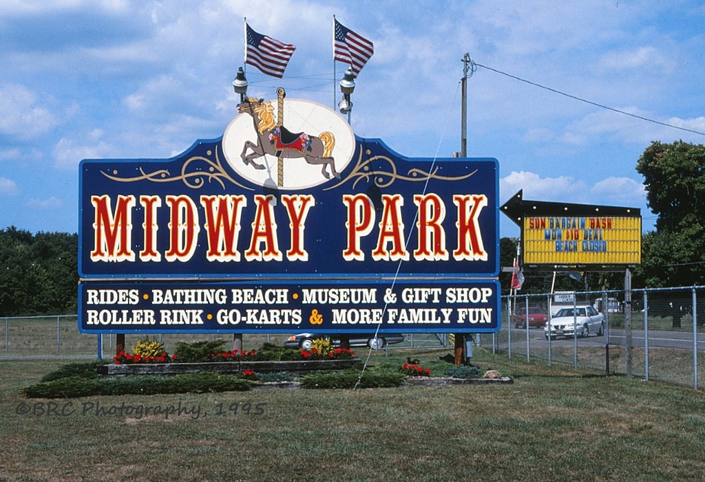 Midway Park, Maple Springs, NY RT. 430 Midway Park is a sm… Flickr