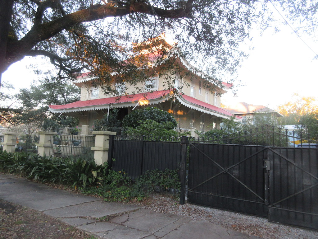 Pagoda House, Napoleon Avenue, New Orleans "Pagoda House" … Flickr