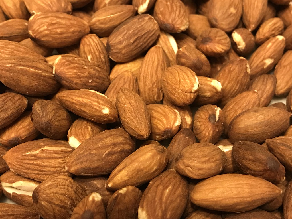 Eat Almonds Decrease Blood Cholesterol. Миндаль Понижает Холестерин в