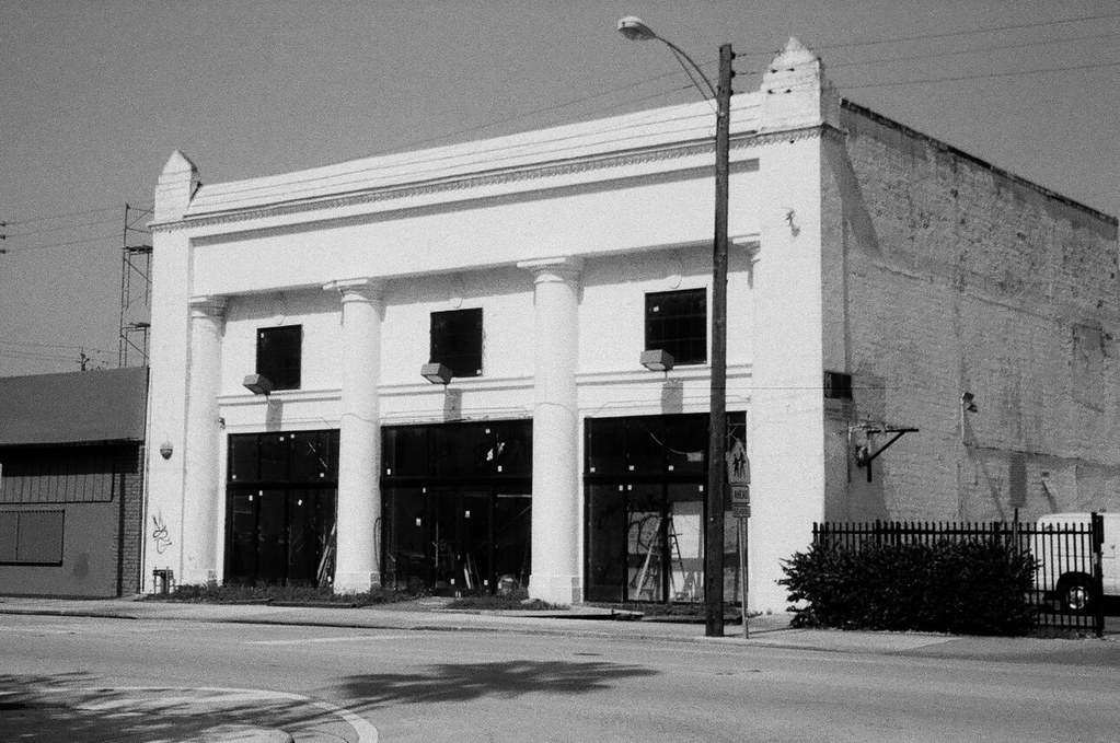 Former Pomeroy Willys Overland Showroom The building is be… Flickr