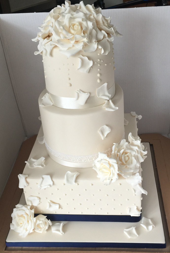 Ivory roses & bead piping wedding cake Beverley Lumb Flickr
