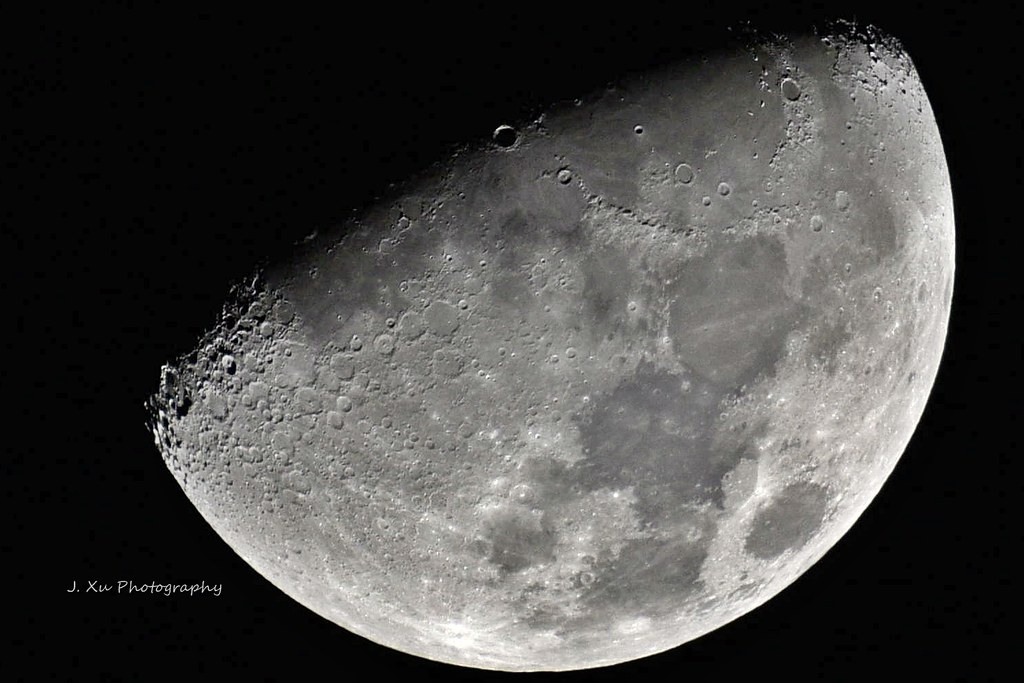 Half moon This half moon picture shows the sharpness of th… Flickr