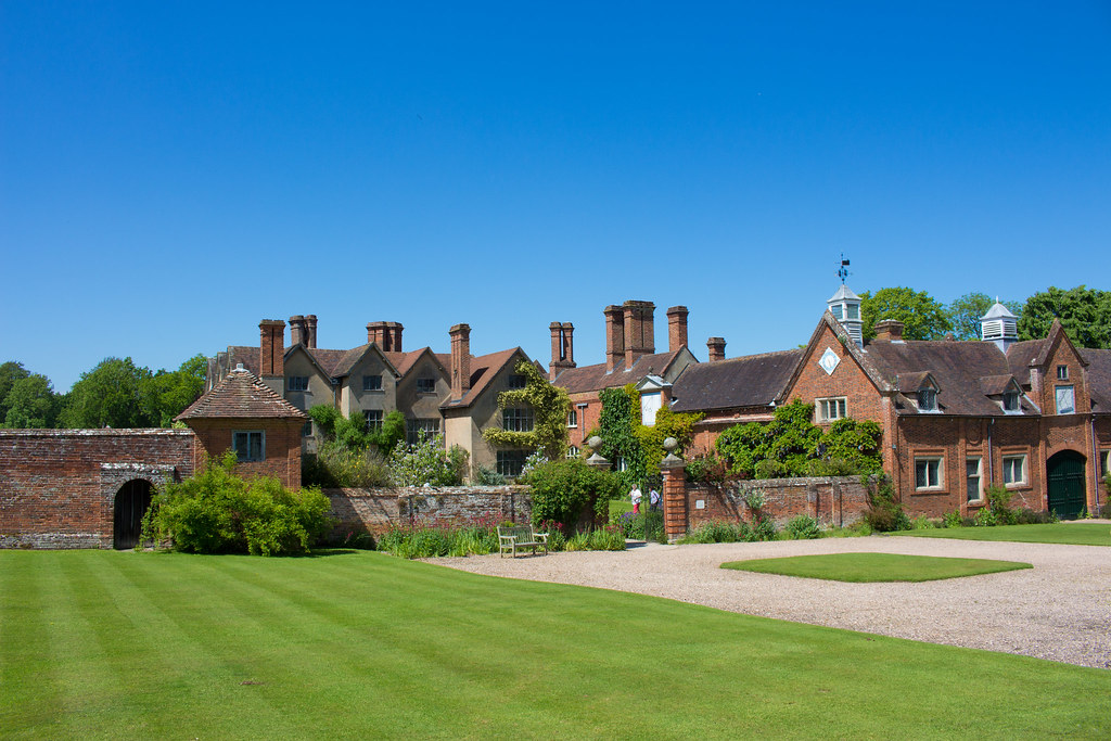 Packwood House & Gardens Packwood House is a timberframed… Flickr