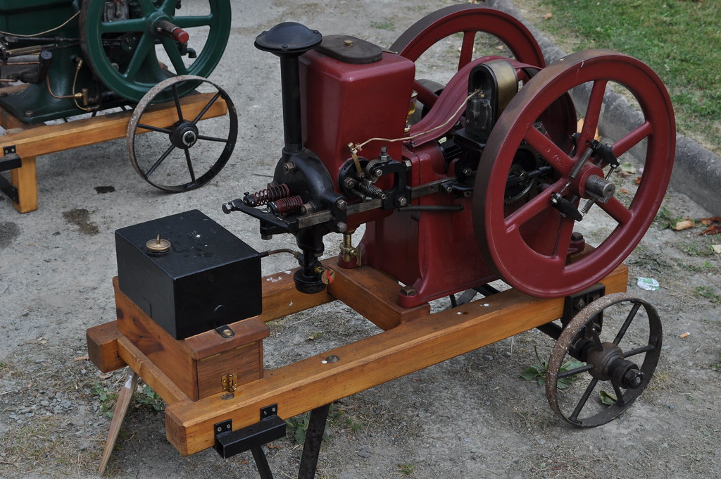 moteurs anciens (1) On peut faire remonter la première