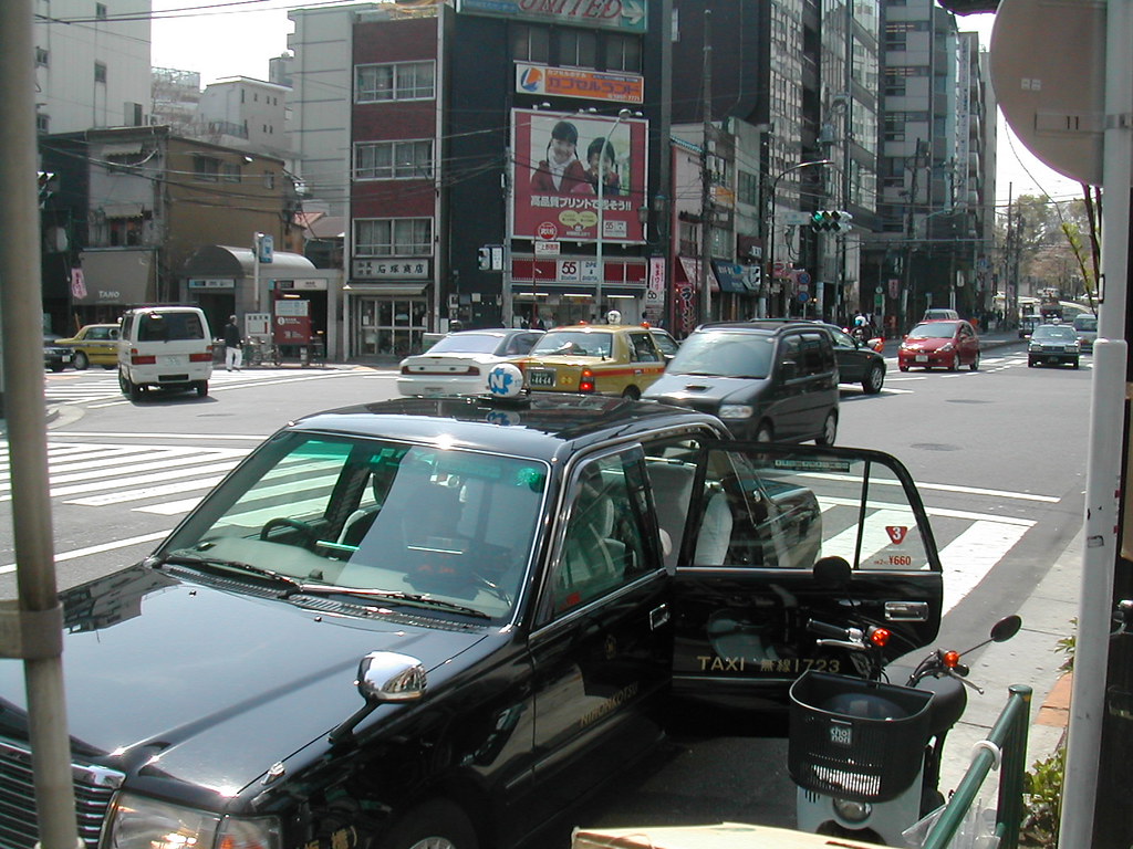 Automatic AwesomeTaxi The taxis in Japan Have doors tha… Flickr