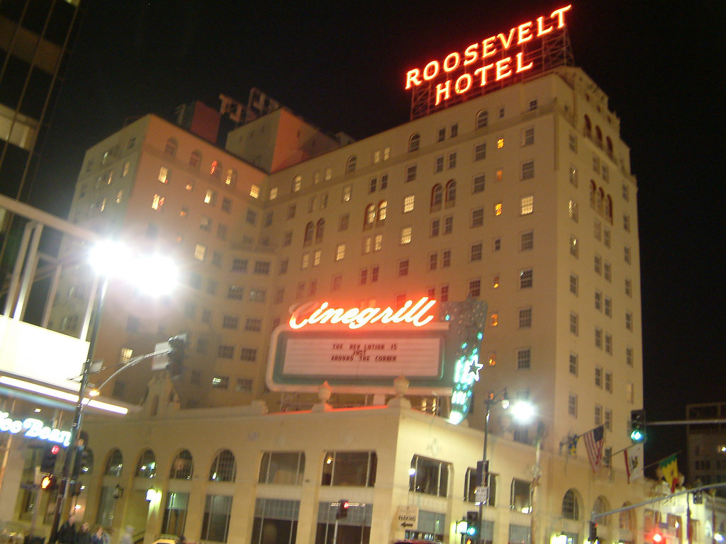 Roosevelt Hotel Across the street from where I work. Frederick Dennstedt Flickr