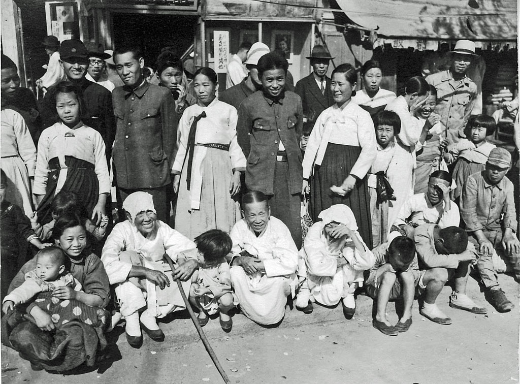 Watching a Parade "Seoul, Korea October 1945 People watch… Flickr