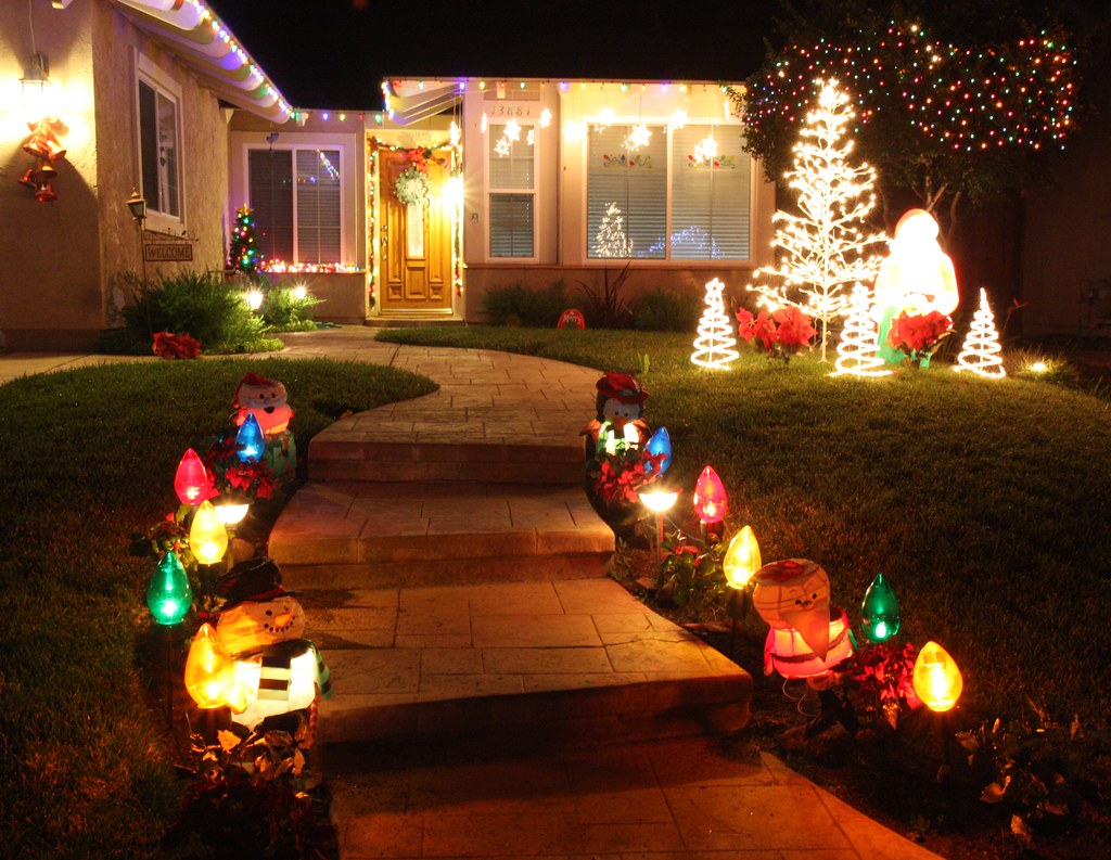 Christmas light walkway a photo on Flickriver