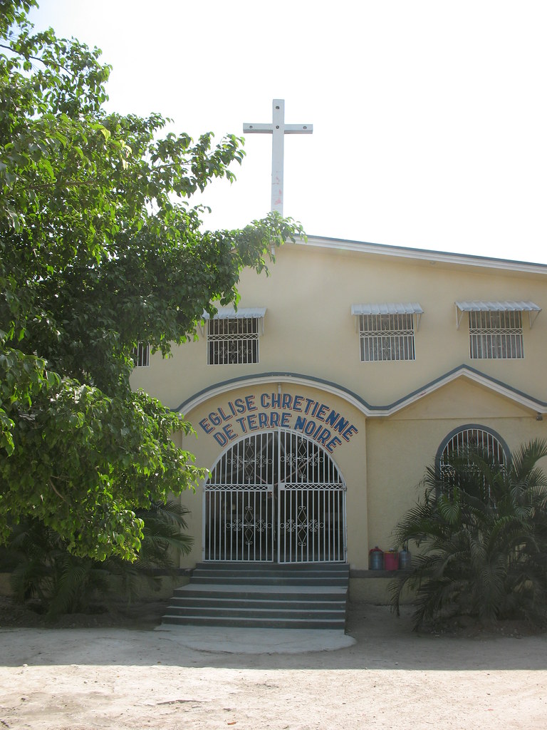Front of Blanchard church_4532 James Emery Flickr
