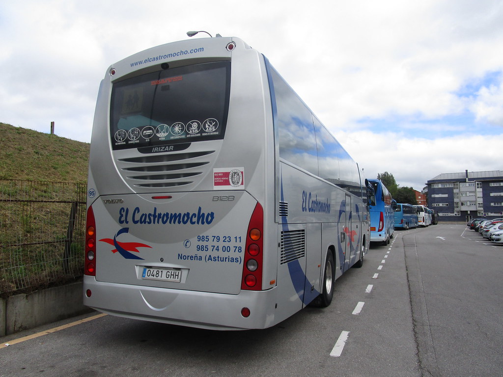 2016 OVIEDO ESPAGNE CARS EL CASTROMOCHO (5) IRIZAR VOLVO B… Flickr