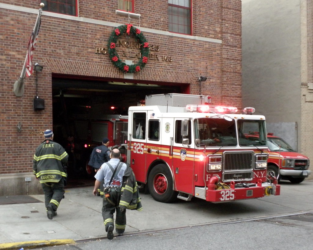E325e FDNY "Woodside Warriors" Engine 325, Queens, New Yor… Flickr