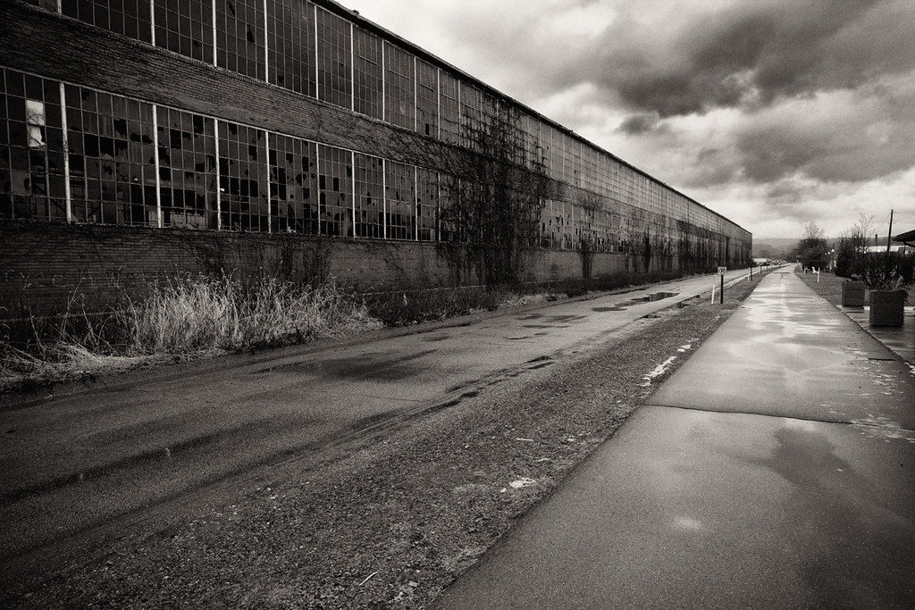 Pittsburgh Plate Glass, Ford City, PA Among the largest an… Flickr