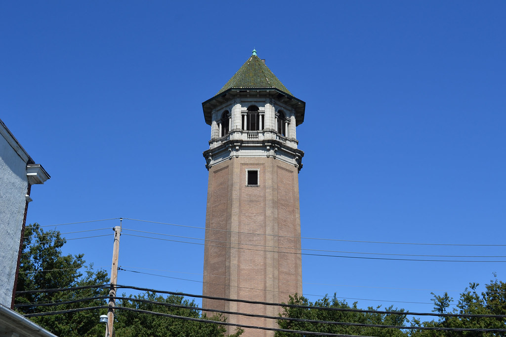 Roland Water Tower a photo on Flickriver