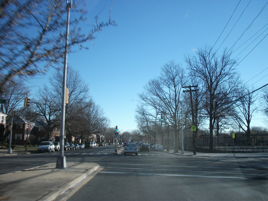 Little Neck Parkway Queens, New York Little Neck Parkway… Flickr