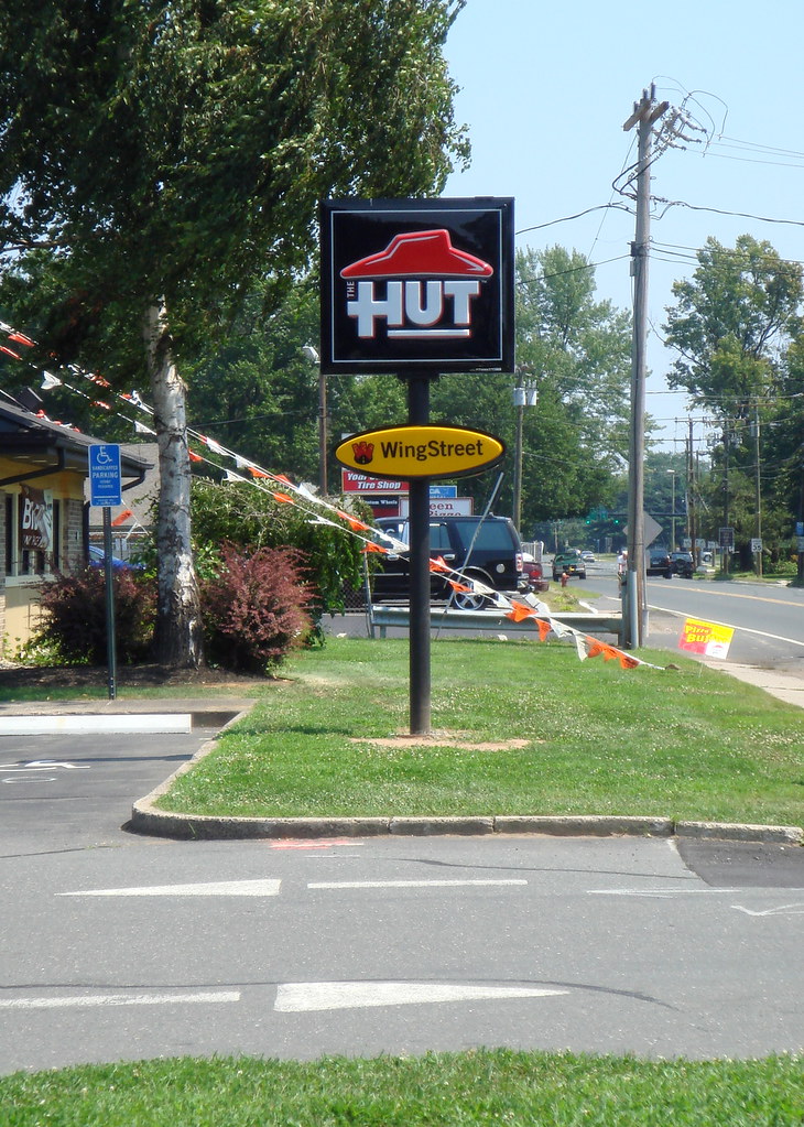 The (Pizza) Hut at 300 Silver Lane; East Hartford, CT Flickr