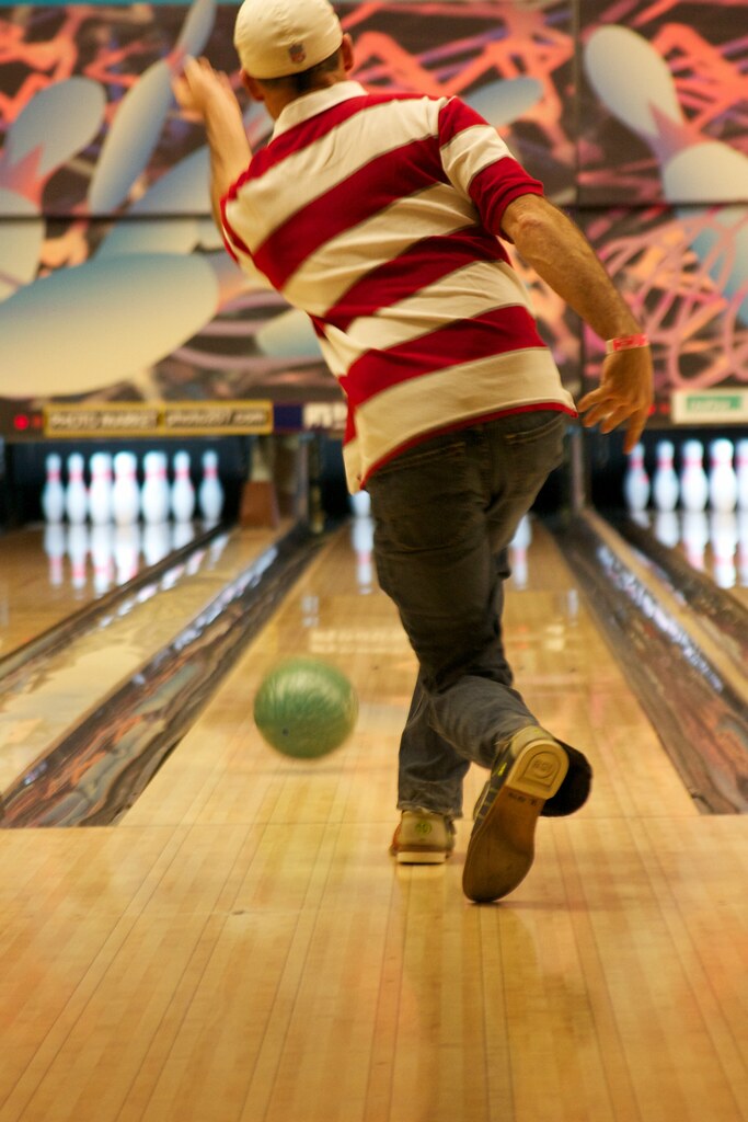 330/365 Bowling at Yankee Lanes While in Maine we went ou… Flickr