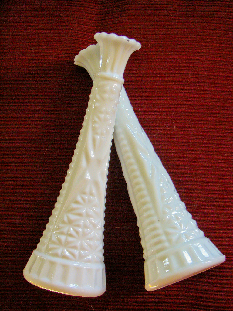 Vintage Anchor Hocking White Milk Glass Vases 3 These two … Flickr