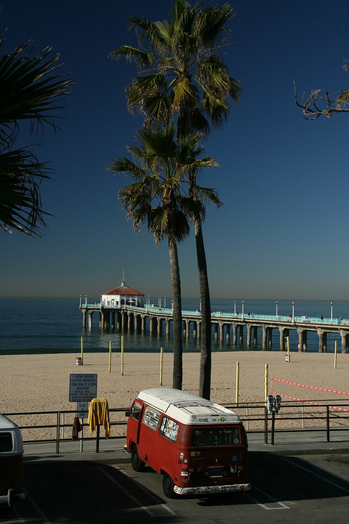 IMG_1037 VW Camper, Manhattan Beach, California idnotley Flickr