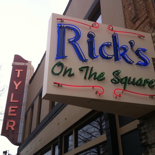 Walking downtown Tyler TX Rick's on the square is a restau… Flickr