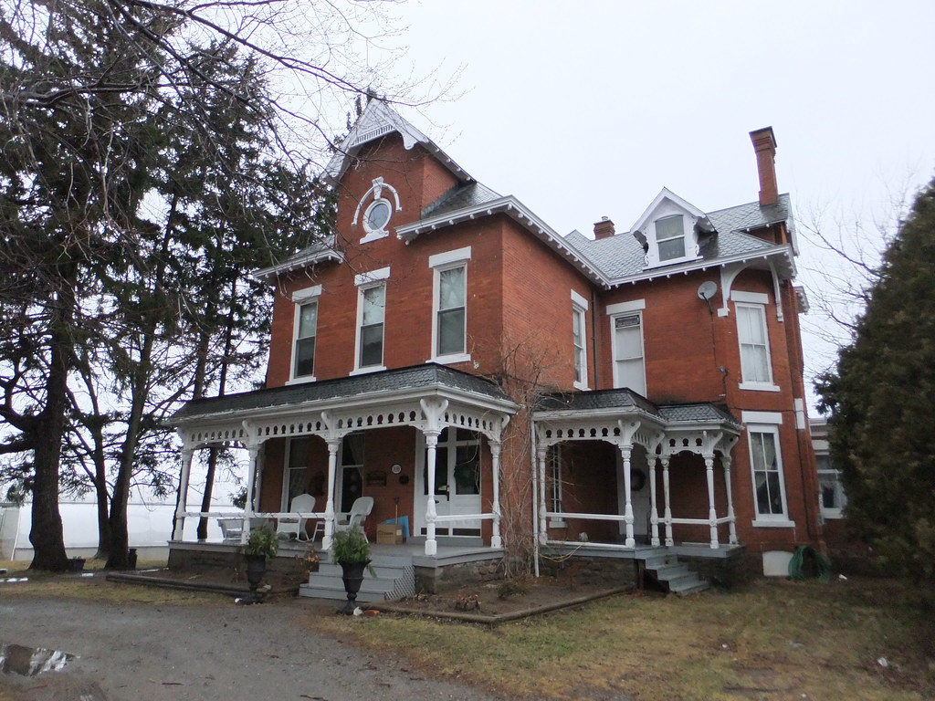 Carpenter House (1059 Hwy 8) Joe Flickr