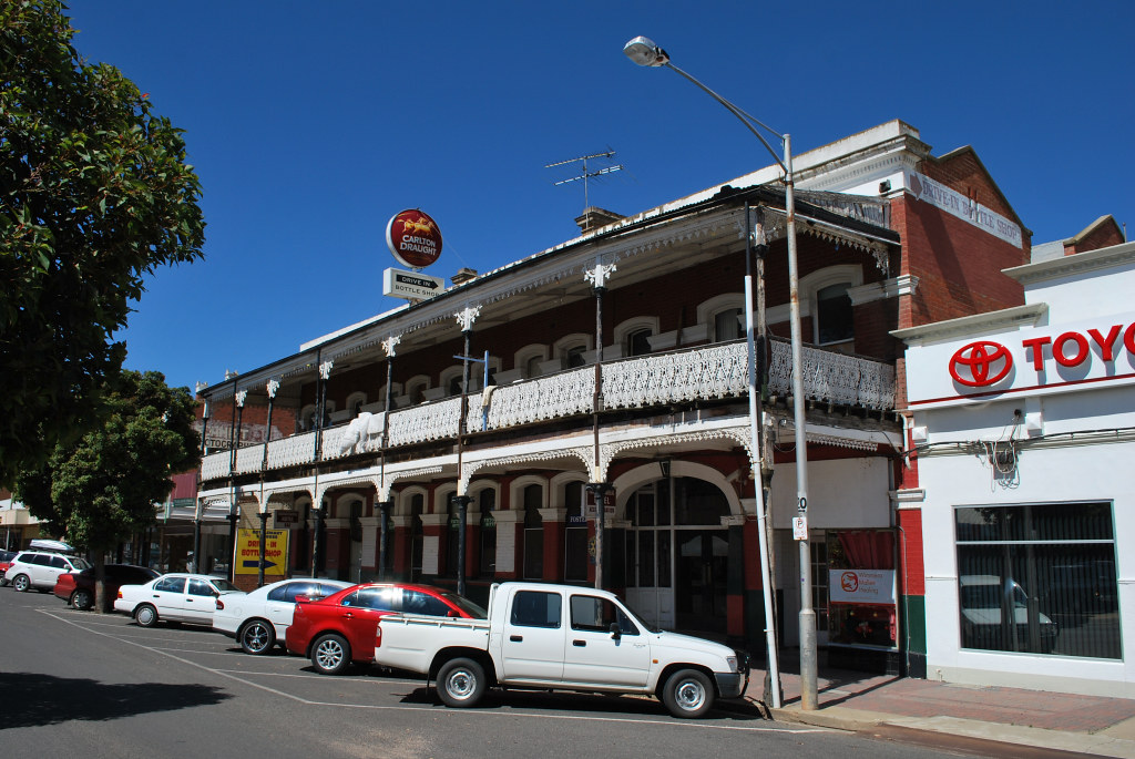 Warracknabeal Hotel, VIC, Australia phunnyfotos Flickr