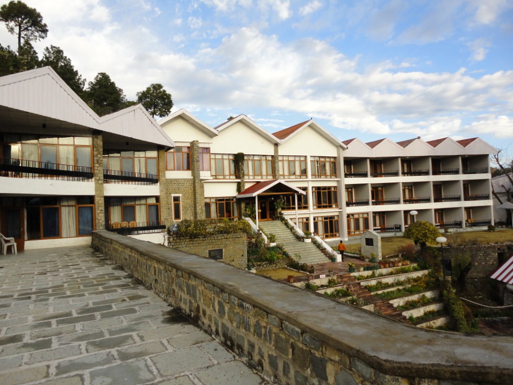 Hotel Pinewood, Barog One of the finest hotel from Himacha… Flickr