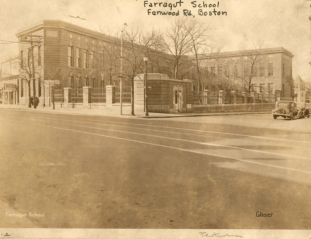 Farragut School Farragut School Exterior View, Fenwood R… Flickr