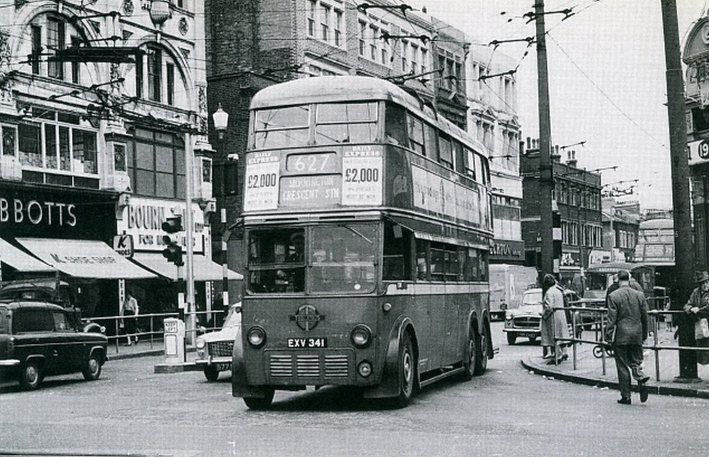 Nag's Head junction, looking down Seven Sisters Road, 1950… Flickr