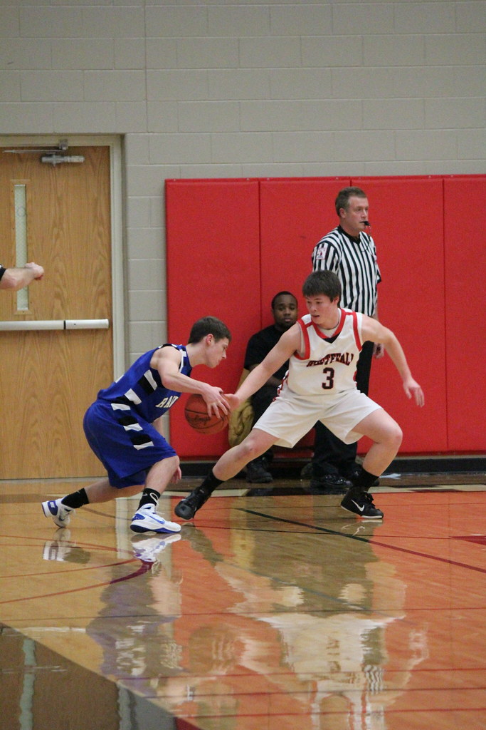 IMG_9441 Ravenna vs Whitehall Boys Varsity Basketball / 20… Flickr