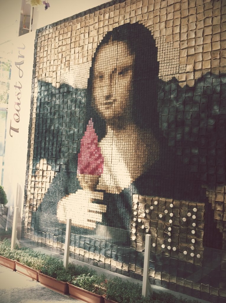 World's Largest Toasted Monolisa at K11! Taken with picplz… Flickr