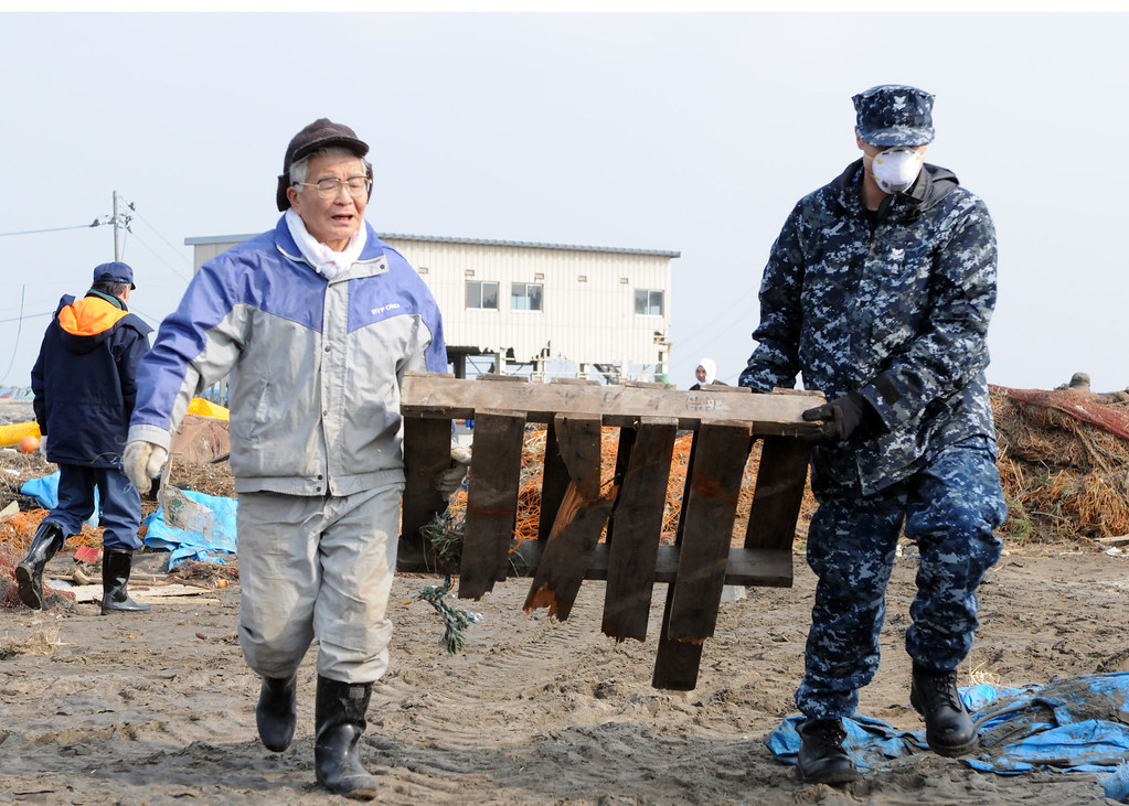 110314NMU720055 MISAWA, Japan (March 14, 2011) Aerograp… Flickr