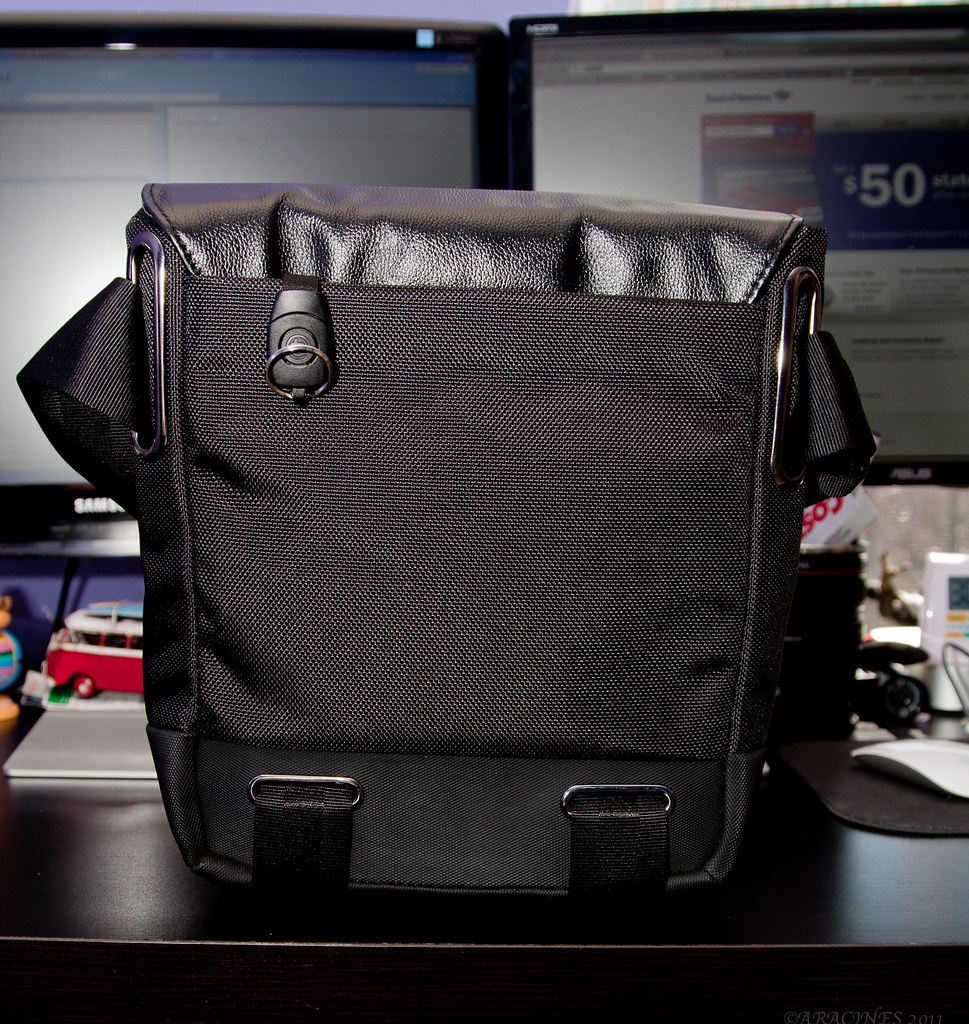 Booq Cobra Courier XS For iPad Minimalist's iPad bag for p… Flickr