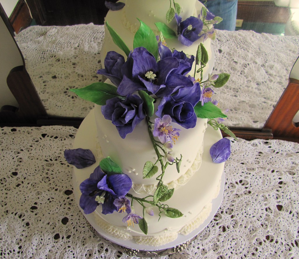 Sugar Flowers Purple sugar flowers sort of a fantasy tul… Flickr