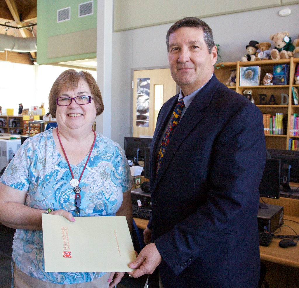 Foundation Grant Prize Patrol Visits La Villita Elementary… Flickr