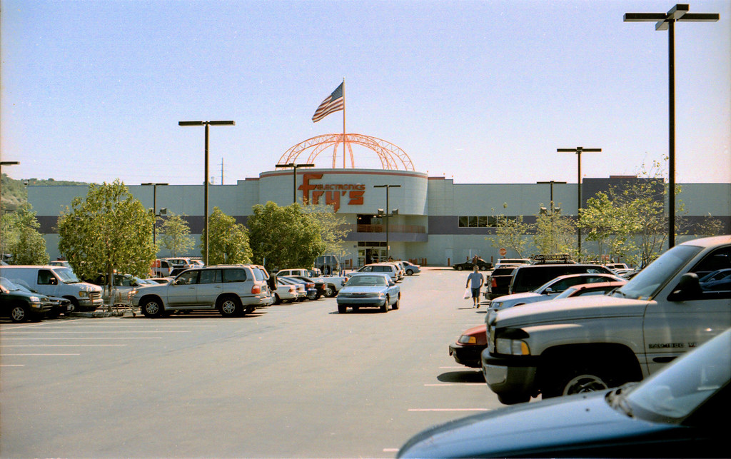 SD Fry's 2k The San Diego, CA Fry's Electronics, seen from… Flickr