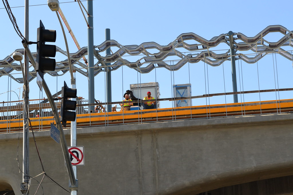 La Cienega/Jefferson Crews at work atop the aerial platfor… Flickr
