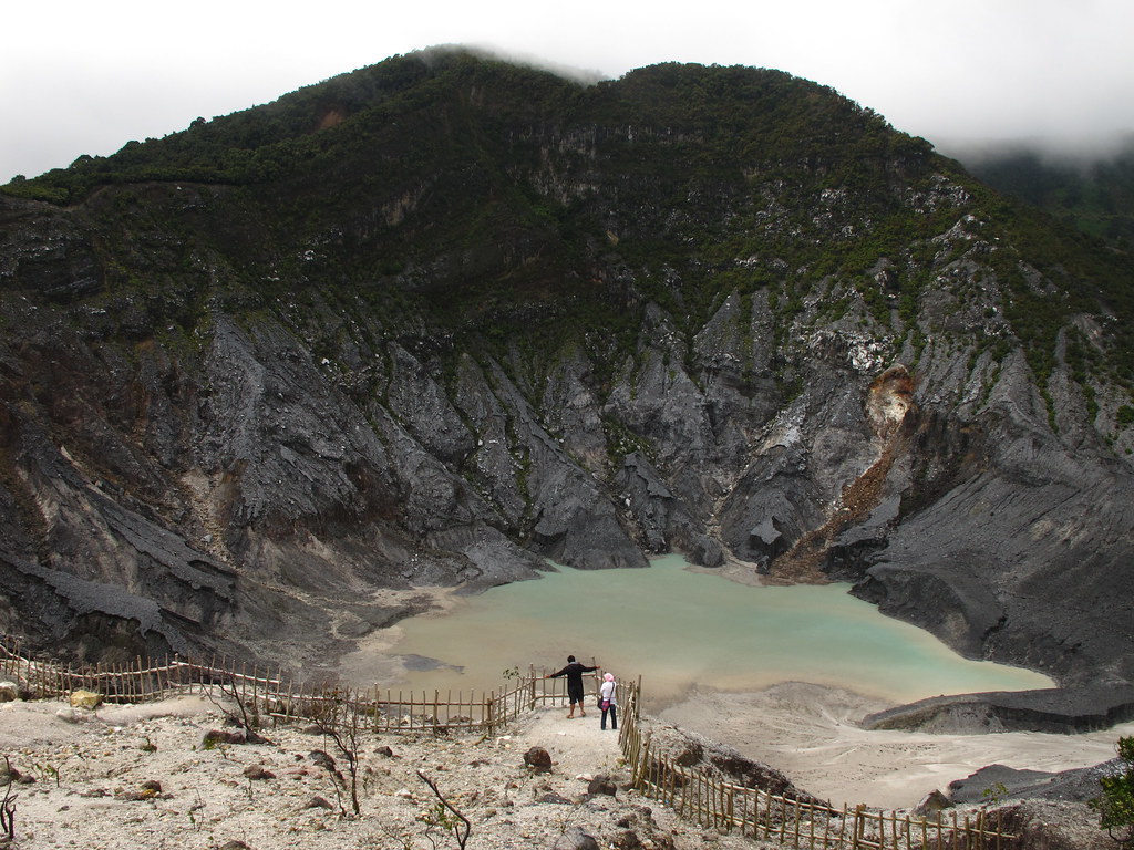 Kawah Ratu, Gunung Tangkuban Perahu Gunung Tangkuban
