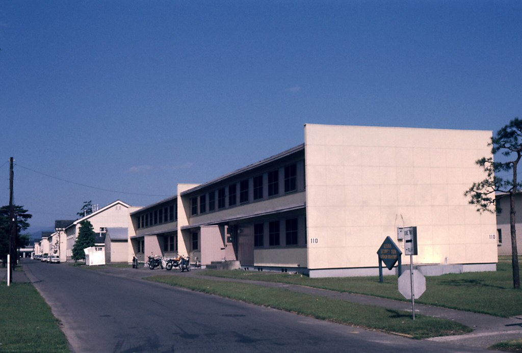 USAFSS 6988th Barracks, Yokota AS Housing for the lower en… Flickr