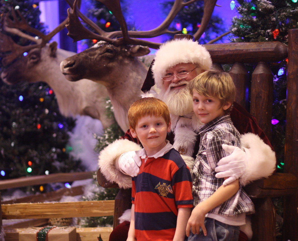 santa picture 2010 at bass pro shop bass pro shops for the… Flickr
