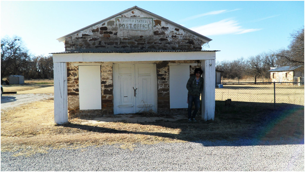 Old Post Office in Oran, Texas. Carlos Figueroa Flickr