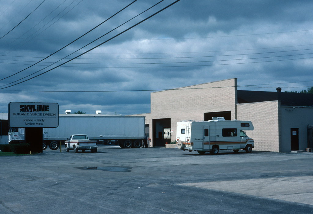 Skyline RV factory, Elkhart, IN (1984) Sign Skyline Motor… Flickr