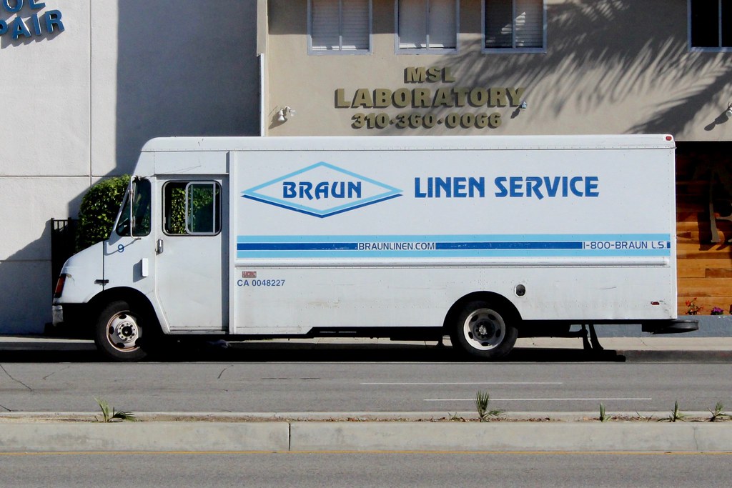 Braun Linen Service Linen service stepvan in Los Angeles. So Cal